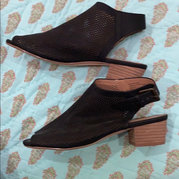 Restricted black leather suede sling back - Picture 3 of 4